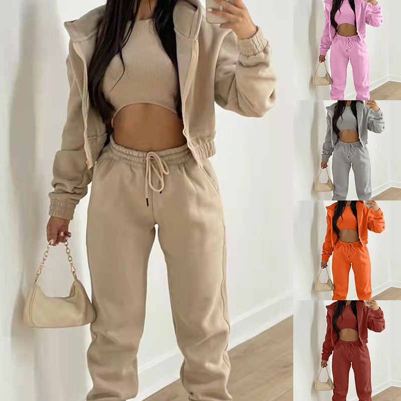 Women's sporty two-piece set with short top and casual jogging pants, size