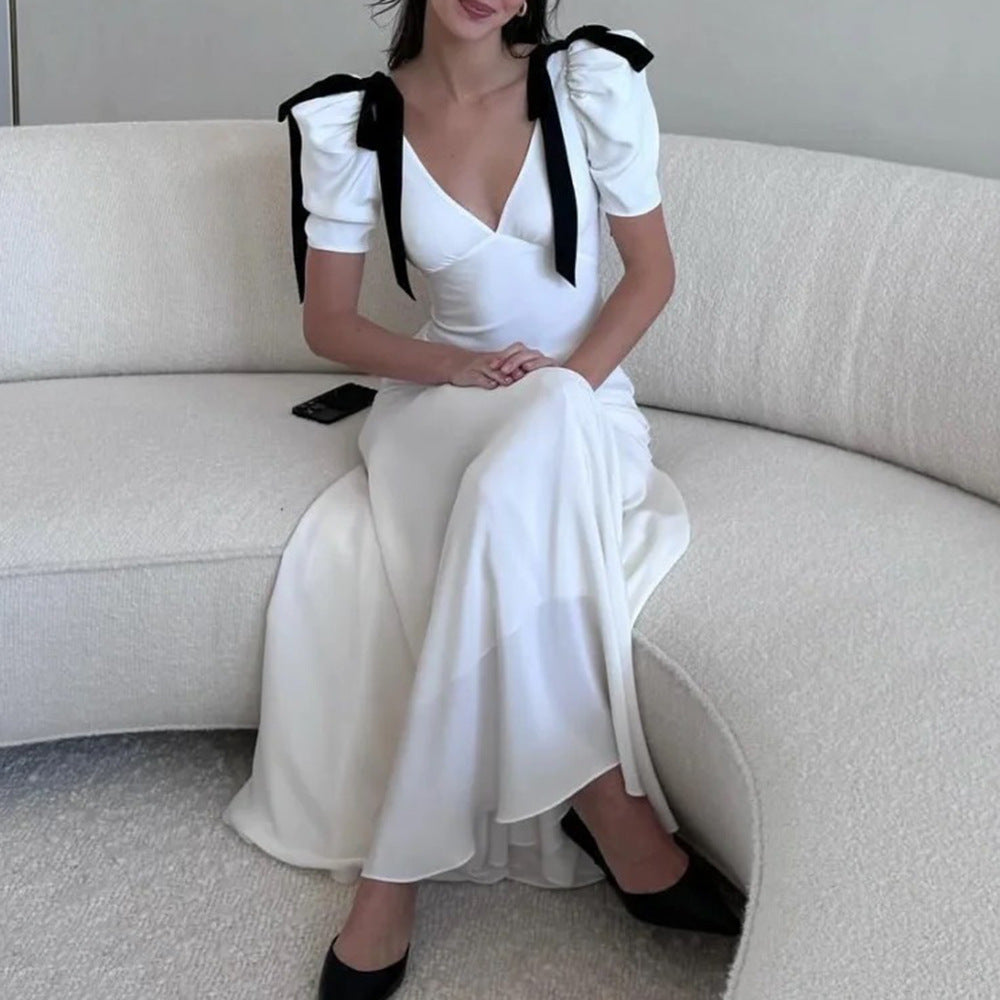 Valenzora | Softes weißes, tiefer V-Ausschnitt, Schleife, Puffärmel, Slim-Kleid
