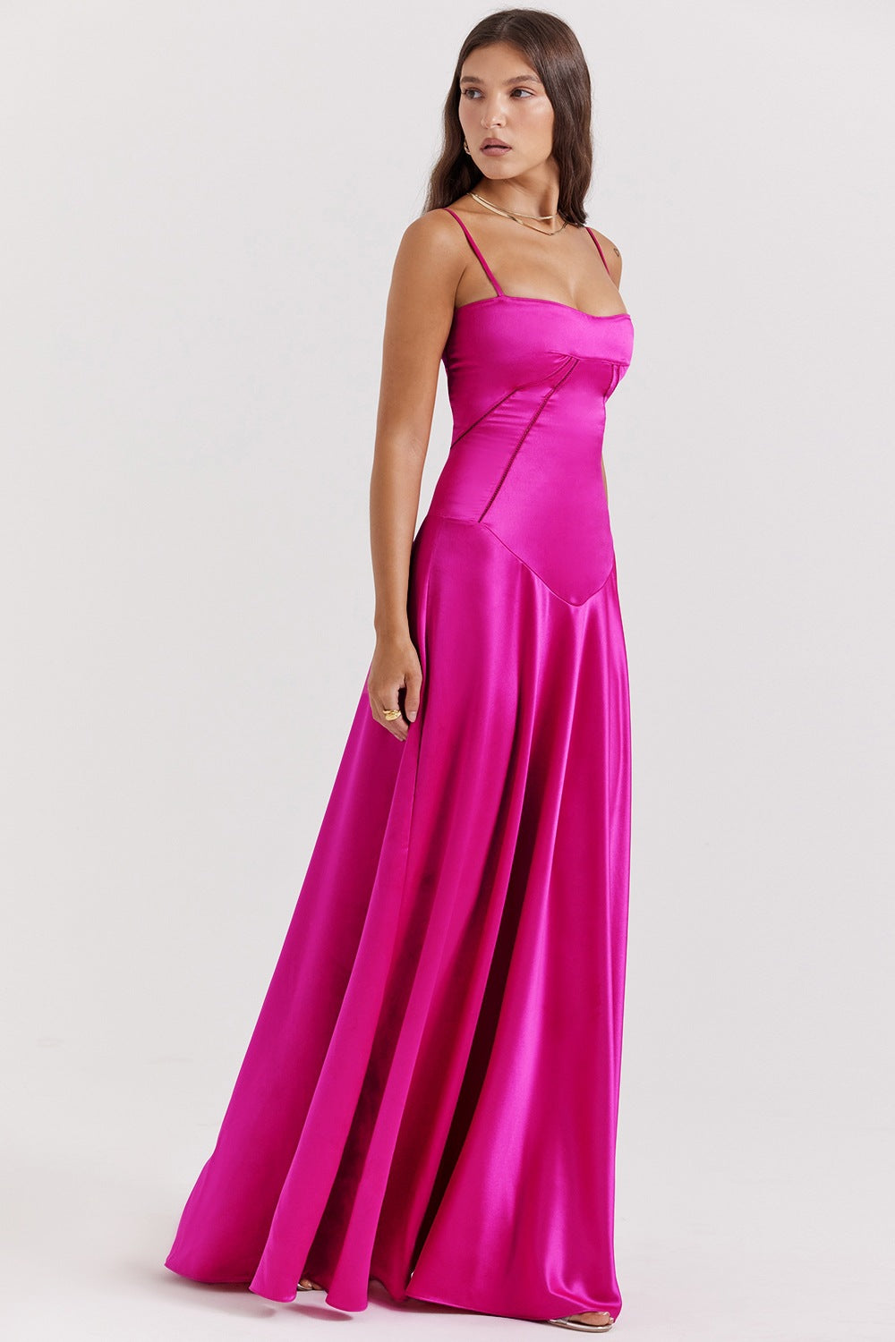 Valenzora | Abendkleid, Satin-Glanz, Spaghettiträger, rückenfrei, schmal geschnitten, elegantes Kleid
