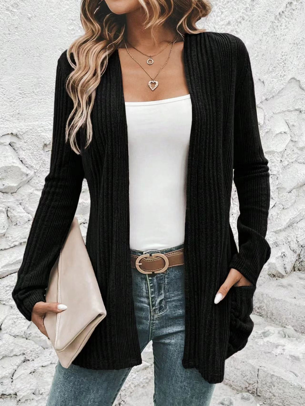 Feinstrick-Cardigan für Damen mit tiefem V-Ausschnitt und praktischen Taschen, Größe