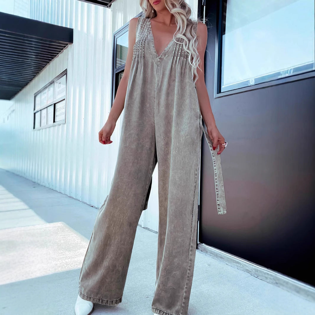 Women's jumpsuit with deep V-neck and practical pockets, size