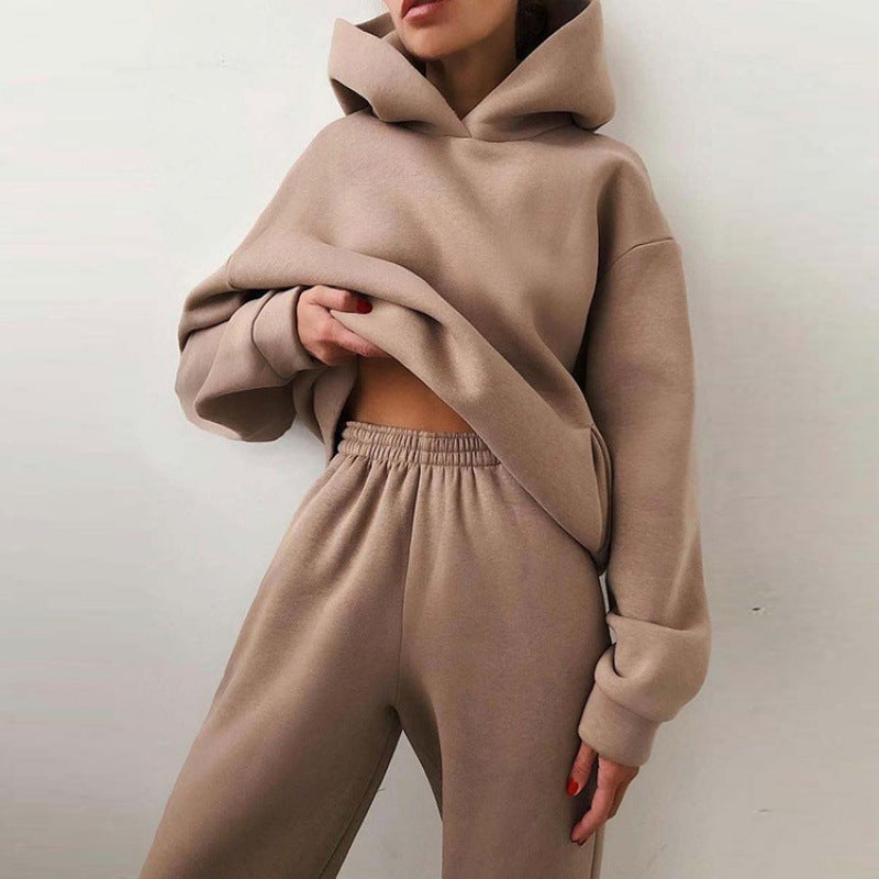 Women's sporty set with hoodie and jogging pants, size