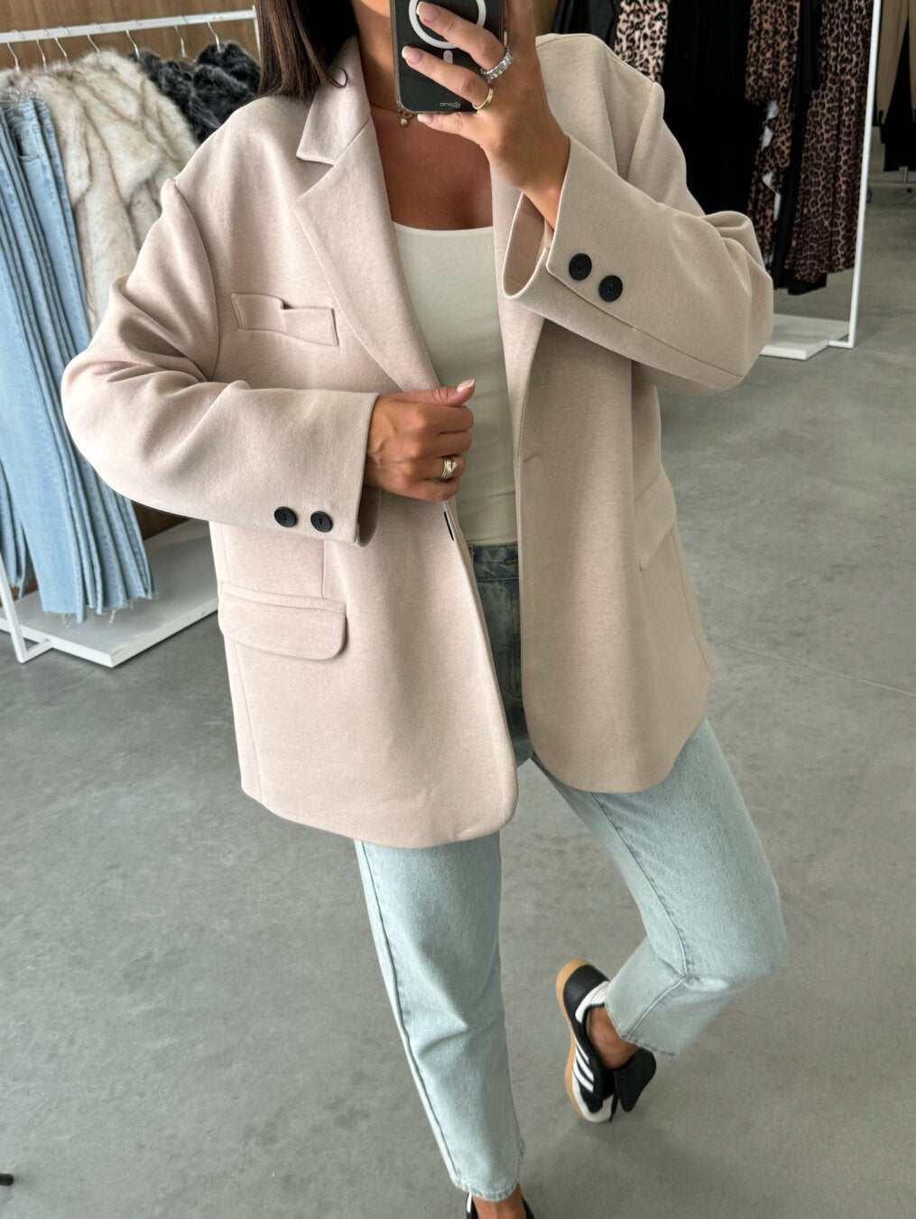Oversized-Blazer für Damen mit klassischem Schnitt