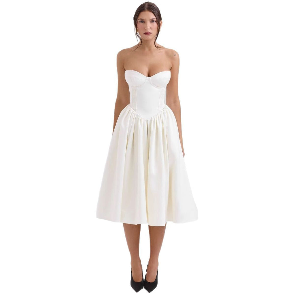 Women's evening dress with strapless design and voluminous skirt, size