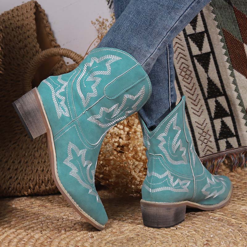 Valenzora | Vintage Embroidered Boots