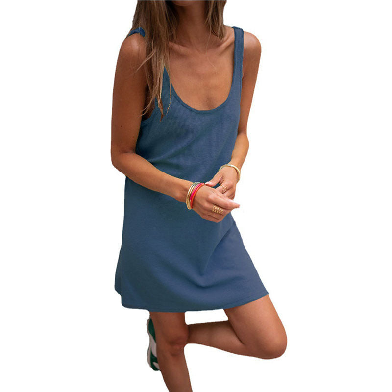 Women's casual dress in a sophisticated ribbed cut with a deep neckline and simple design, size Valenzora