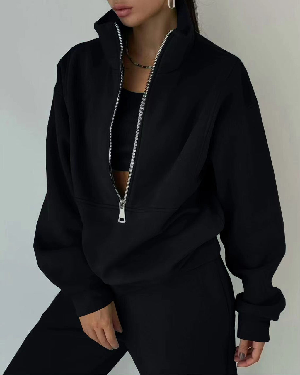 Women's casual oversized hoodie and jogging pants set with practical zipper, size [size]