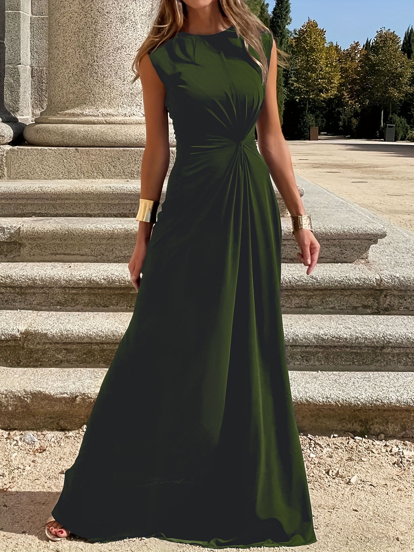 Elegantes Damenabendkleid mit schicken Falten und figurbetontem Schnitt, Größe [Größe fehlt]