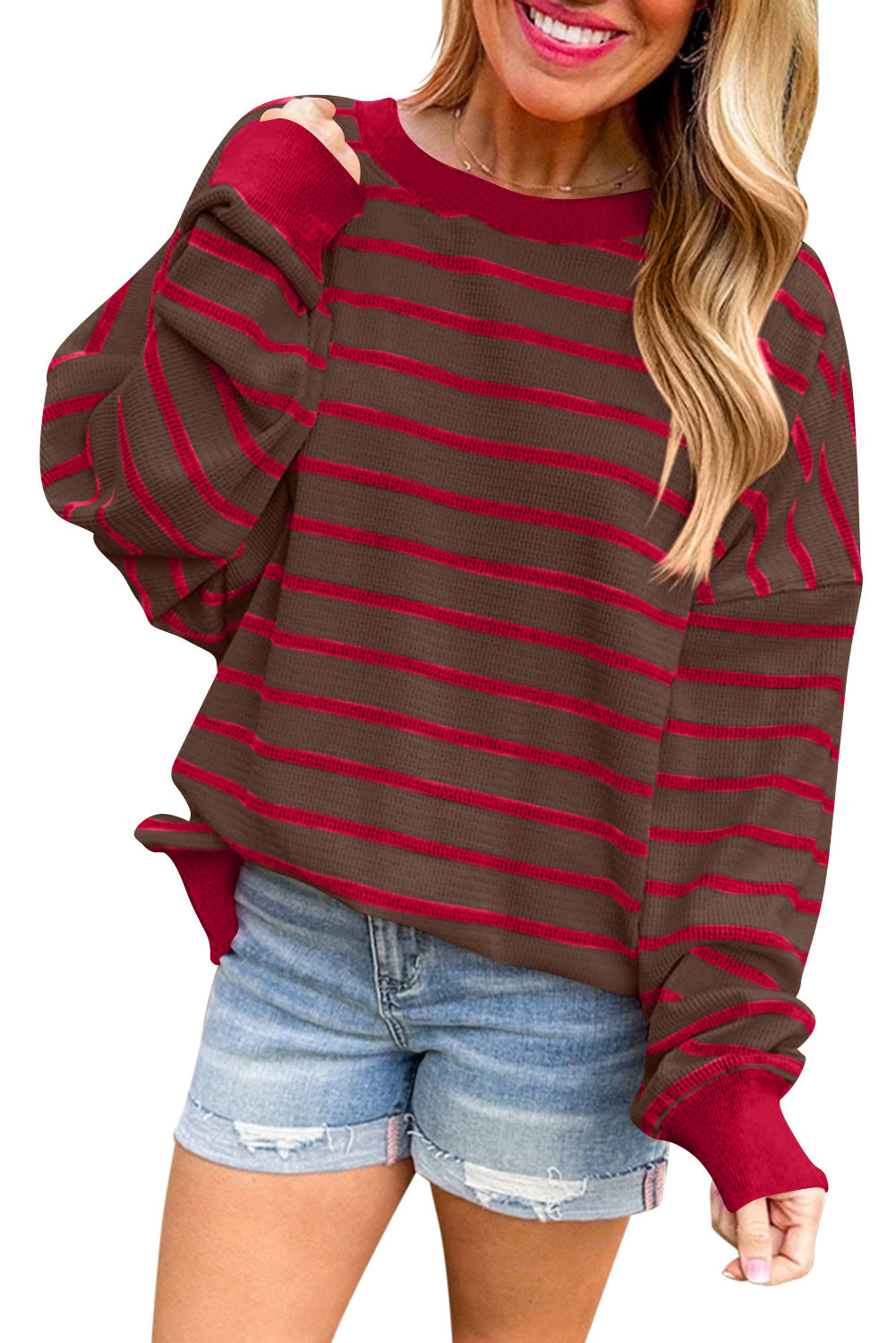 Women's casual and comfortable sweater with a structured rib pattern and a relaxed fit, size S
