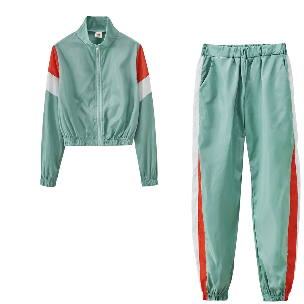 Women's tracksuit with fashionable color accents, size