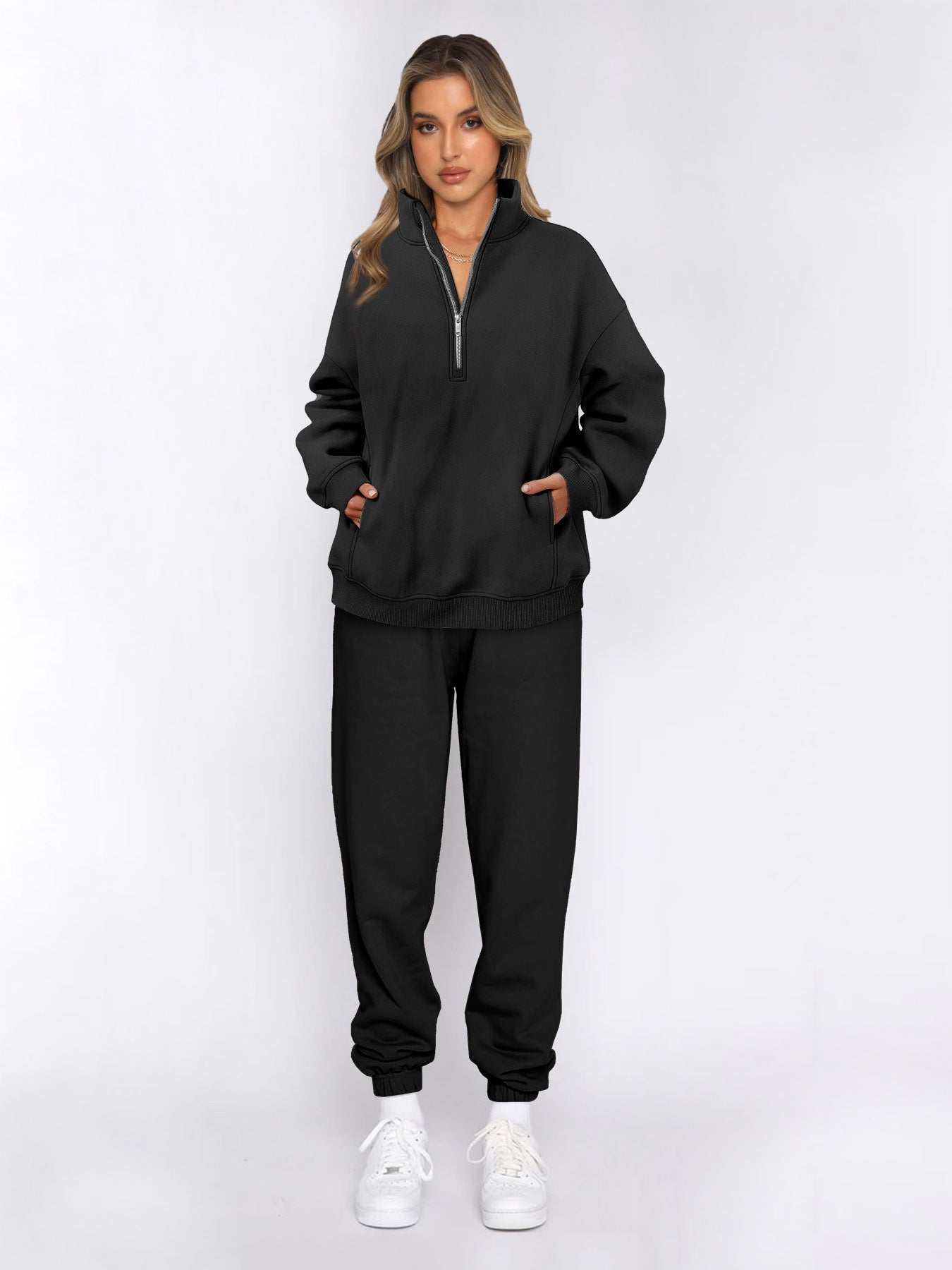 Women's sporty set with stand-up collar and practical zipper, size