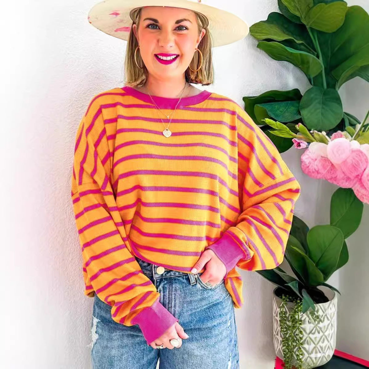 Women's casual and comfortable sweater with a structured rib pattern and a relaxed fit, size S