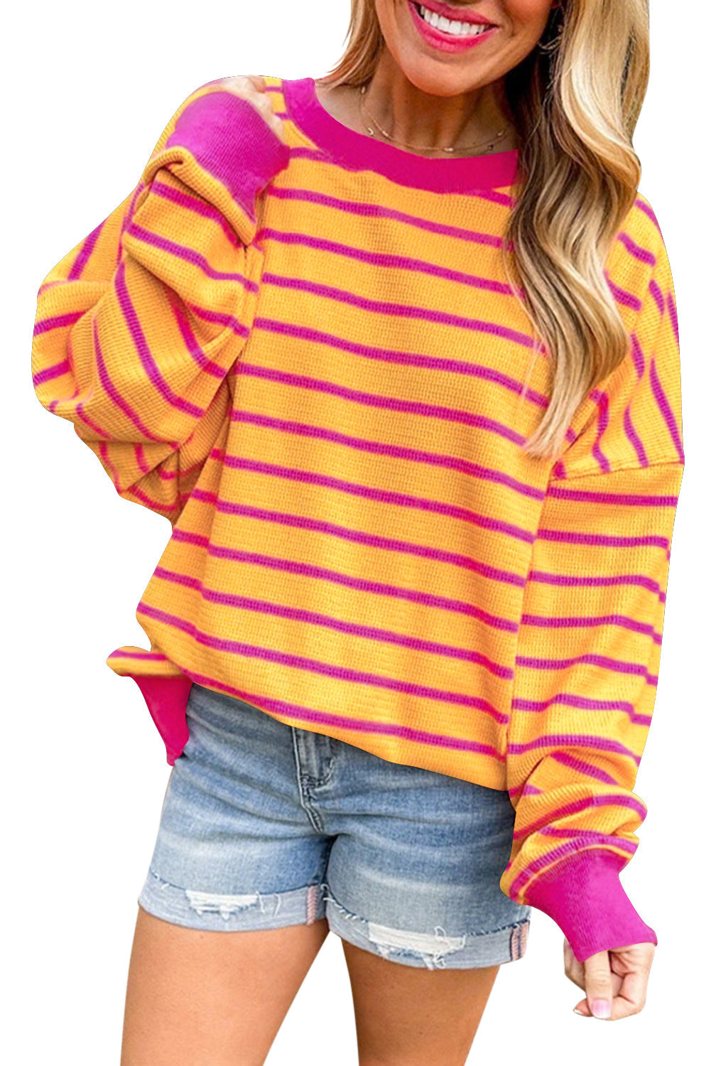 Women's casual and comfortable sweater with a structured rib pattern and a relaxed fit, size S