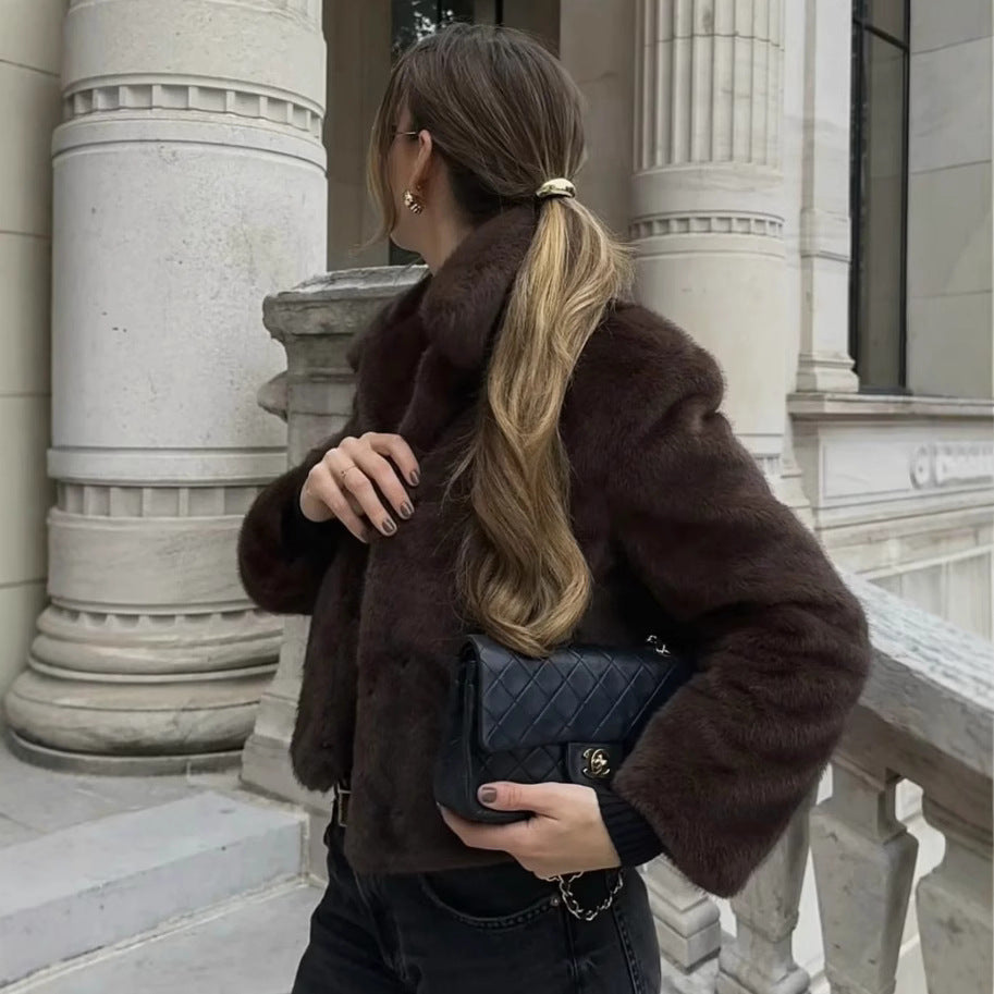 Women's faux fur jacket with classic collar and elegant silhouette, size S