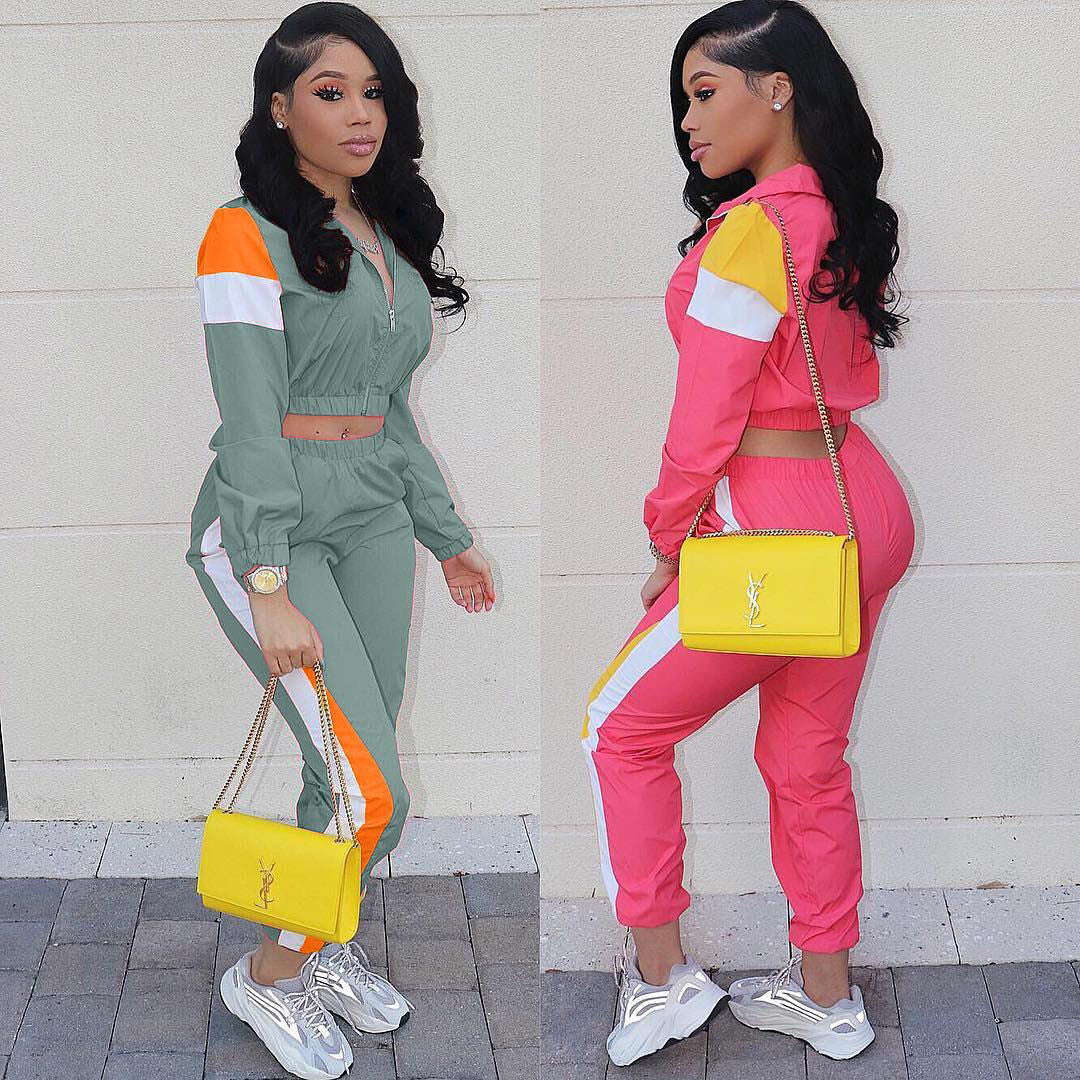 Women's tracksuit with fashionable color accents, size