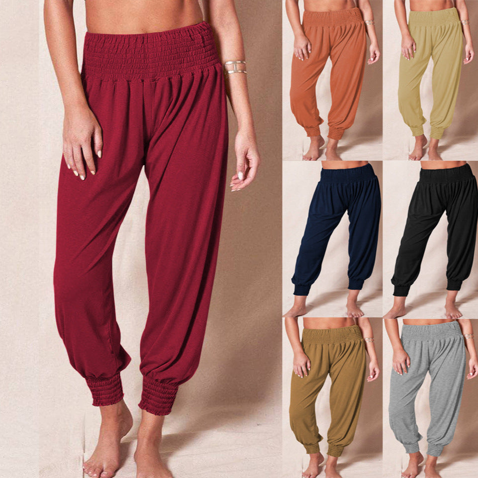 Women's airy leisure trousers with elasticated waistband and narrow leg opening, size