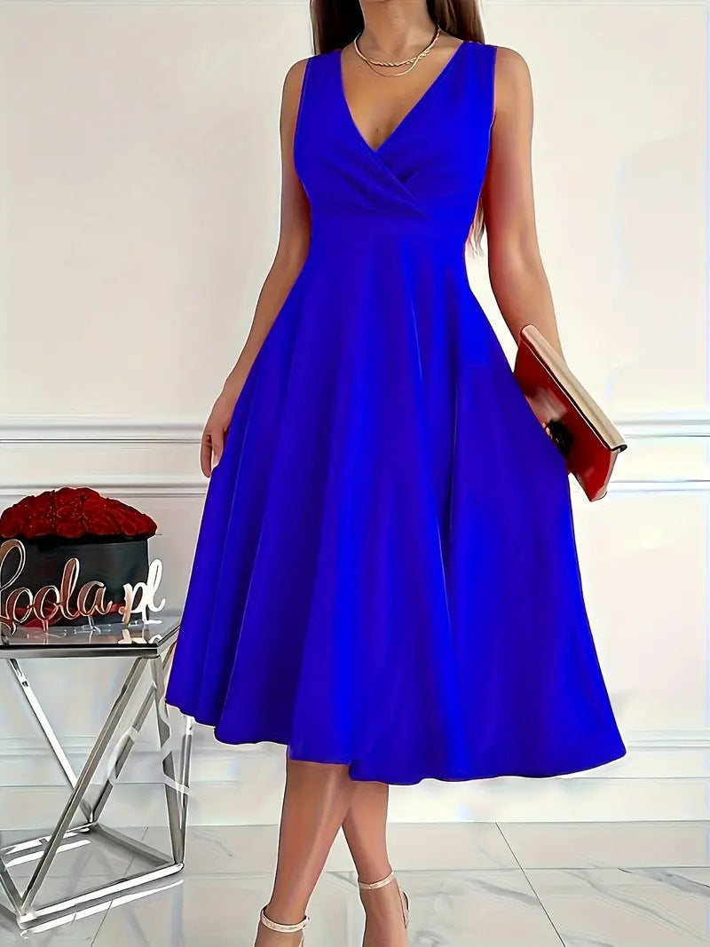 Valenzora | Einfarbiges Tanktop-Kleid mit asymmetrischem Ausschnitt