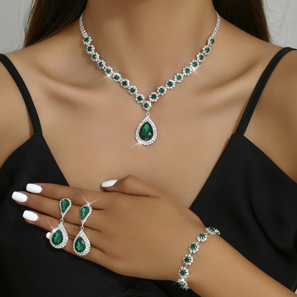 Valenzora - Schmuckset aus verzinktem Strass