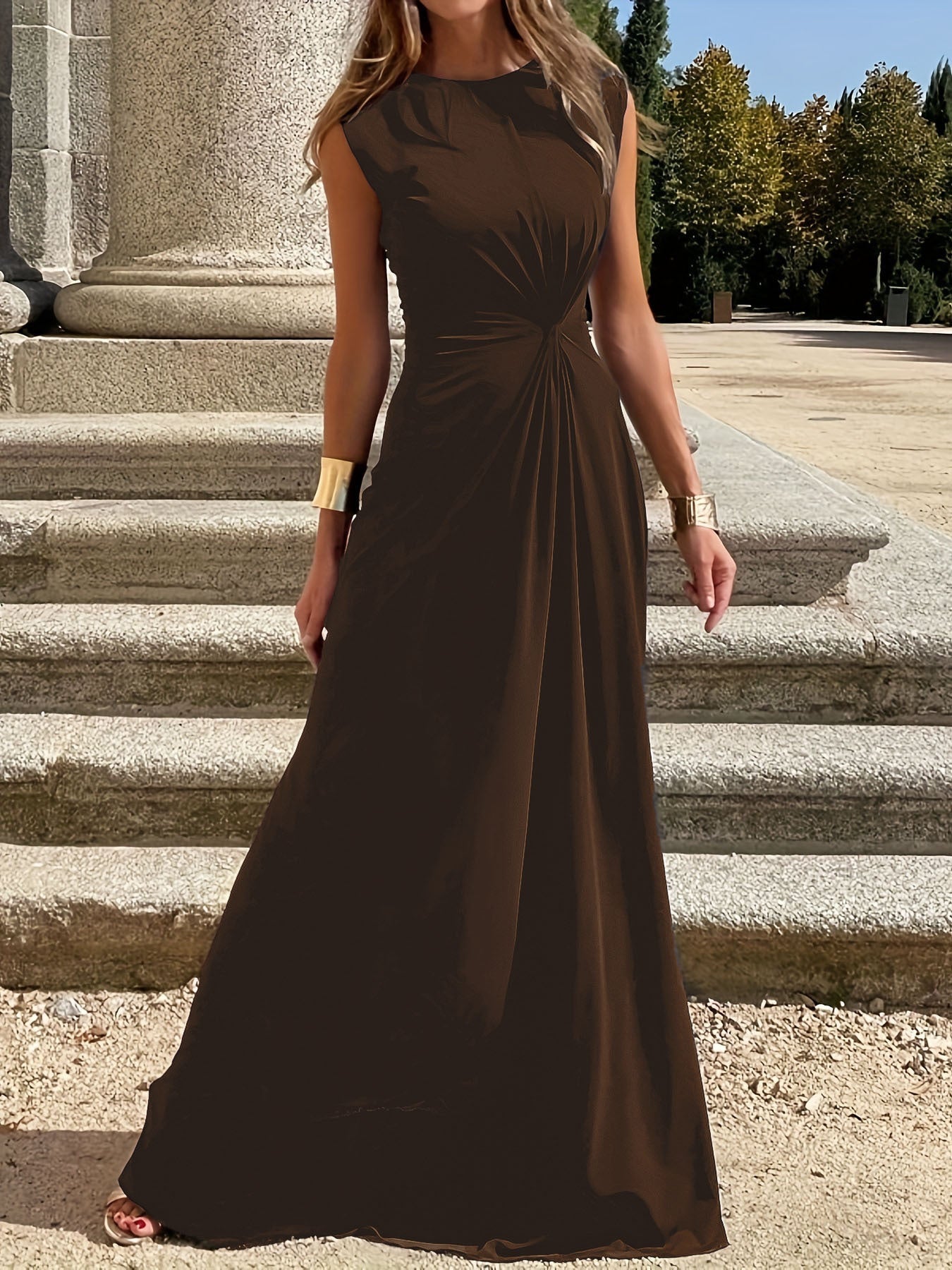 Elegantes Damenabendkleid mit schicken Falten und figurbetontem Schnitt, Größe [Größe fehlt]