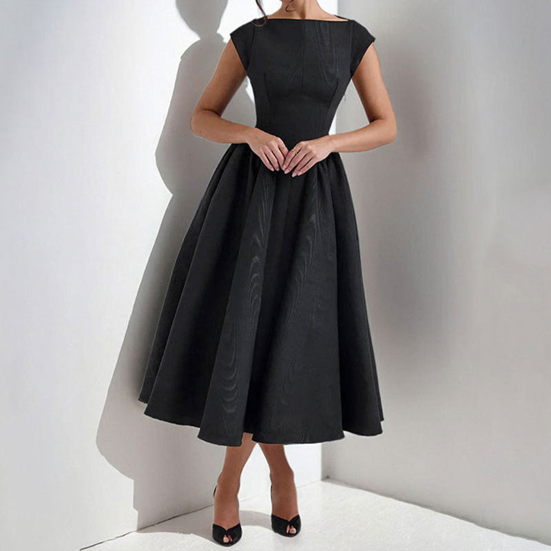 Women's evening dress with an elegant cut and flowing skirt, size