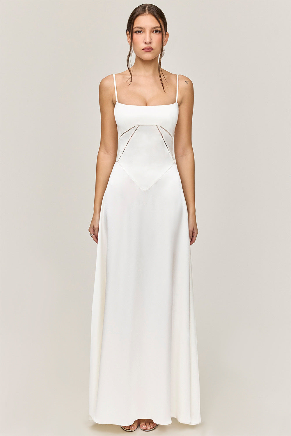 Valenzora | Abendkleid, Satin-Glanz, Spaghettiträger, rückenfrei, schmal geschnitten, elegantes Kleid