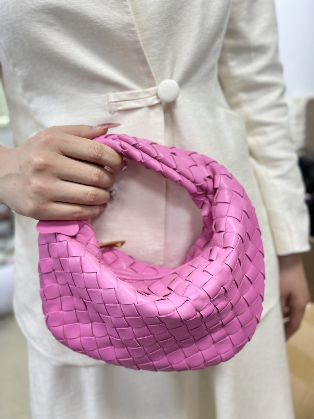 Valenzora | Lässiges und entspanntes Taschendesign