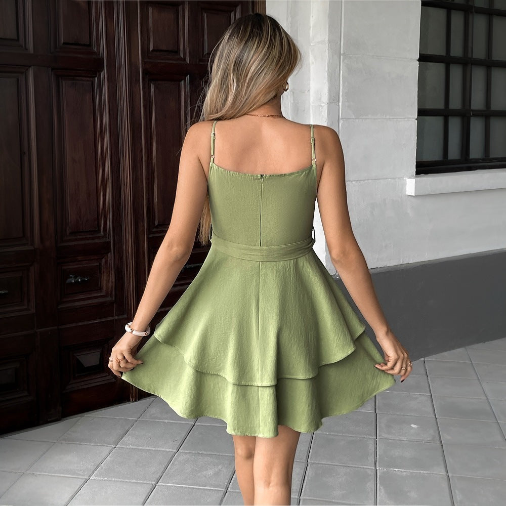 Lässiges Wickelkleid für Damen mit voluminösem Rock und schmalen Spaghettiträgern, Größe [Größe fehlt]