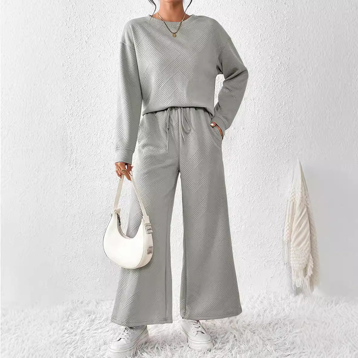Women's comfortable lounge set with textured pattern, size