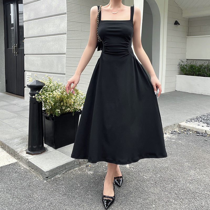 Elegantes Spaghettiträger-Midikleid für Damen mit figurbetonter Silhouette und raffinierten Drapierungen, Größe [size]