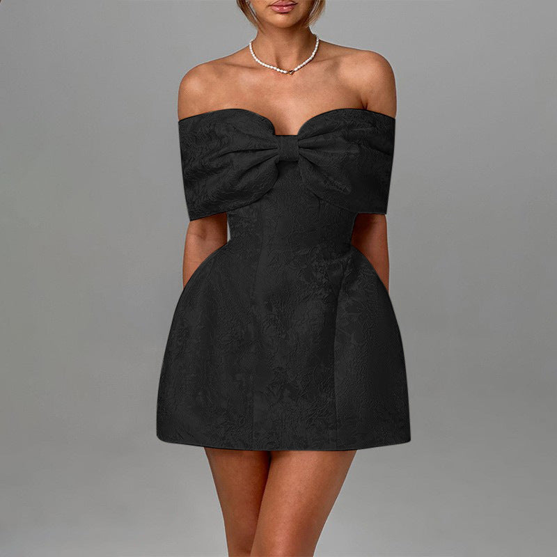 Damen-Cocktailkleid schulterfrei mit elegantem Blumenmuster und aufwendiger Rüschenverzierung, Größe S