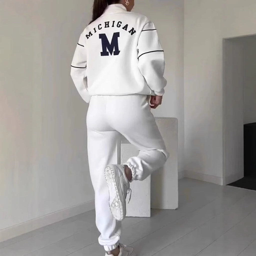 Women's sporty fleece suit set with stand-up collar and practical pockets, size S