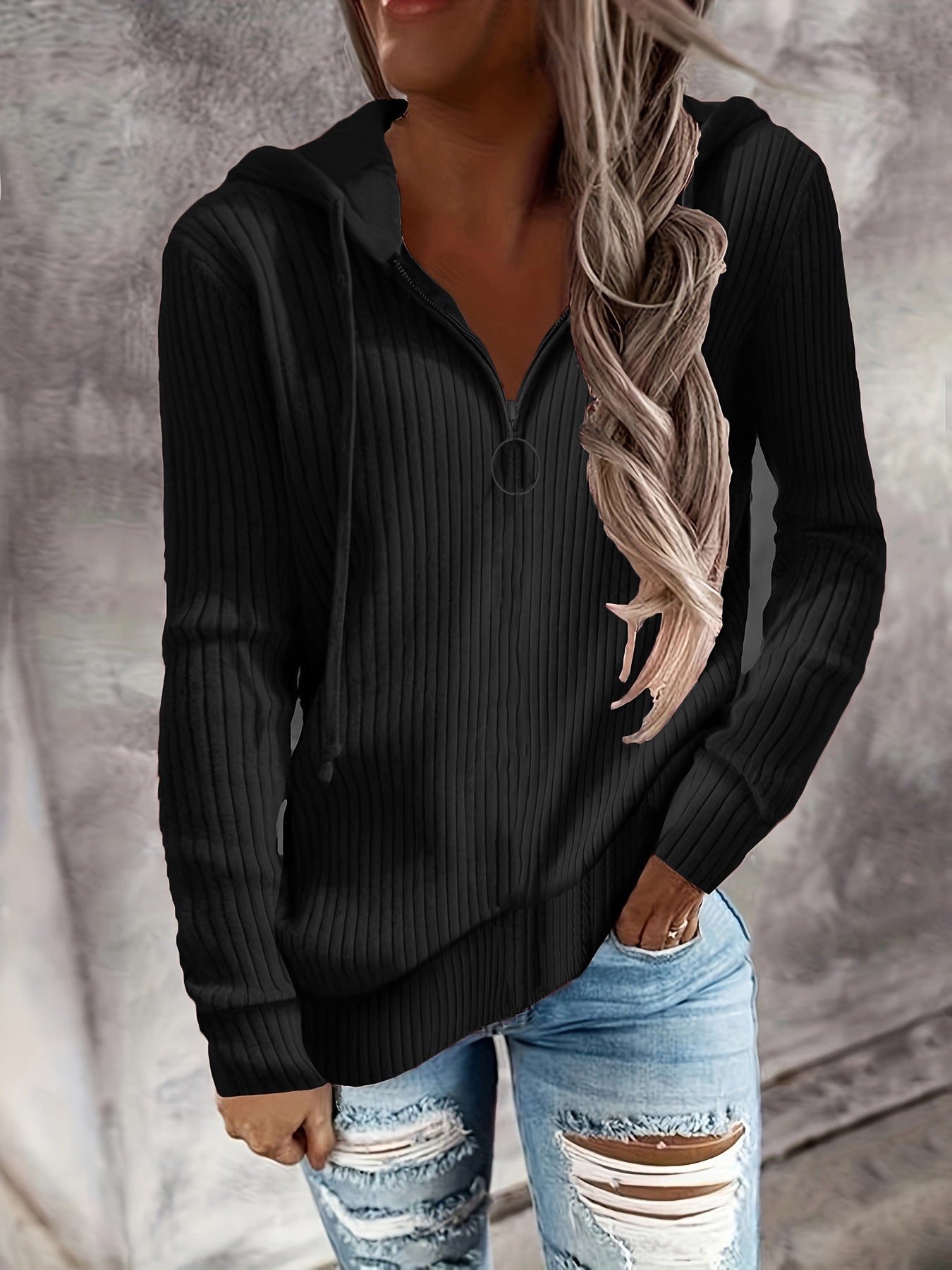Women's hooded sweatshirt in an elegant ribbed design with a practical zipper, size [size missing]