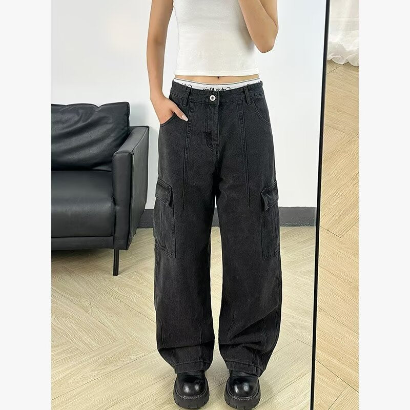 Women's cargo trousers with elasticated waistband and relaxed fit, size