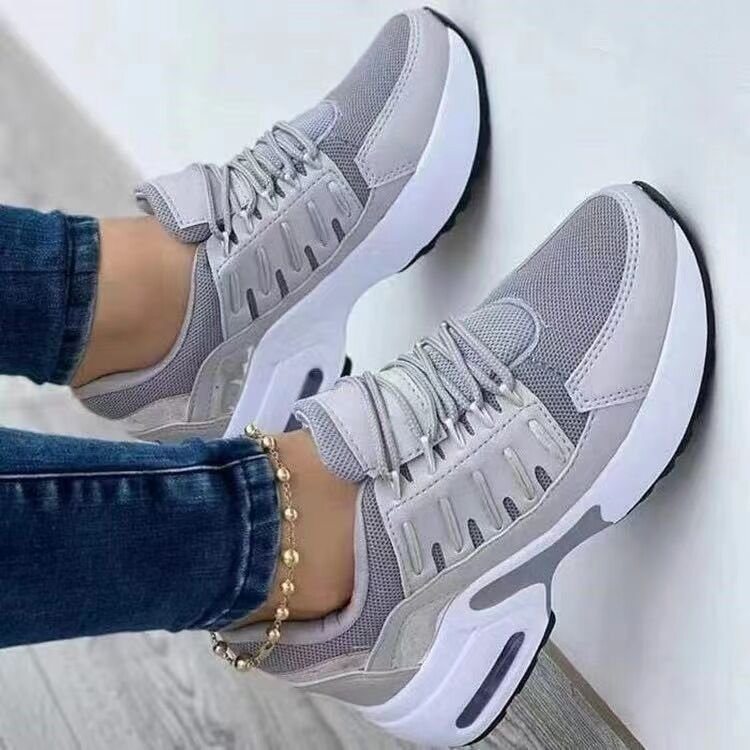 Women's sporty sneakers with reflective accents and breathable sole, size S
