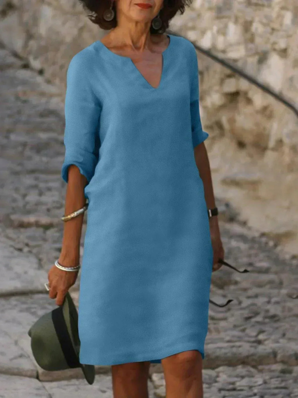 Valenzora | Stylish dress with elegant V-neck