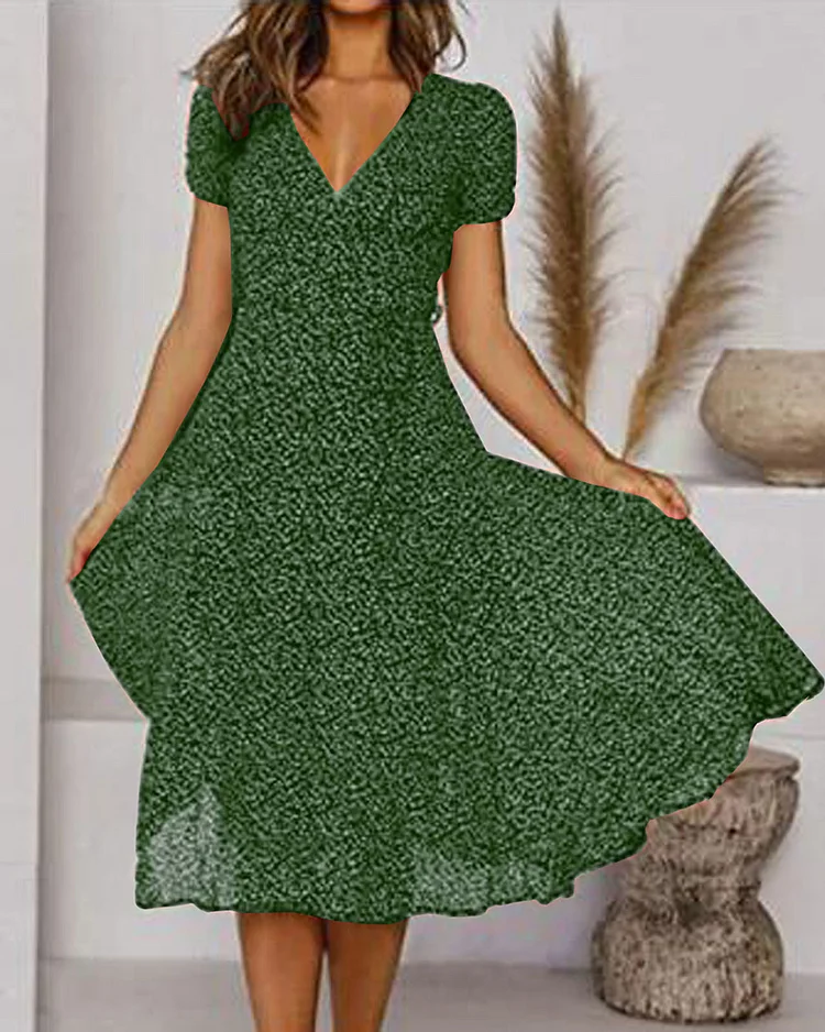Valenzora | Short-sleeved, patterned chiffon dress with V-neck