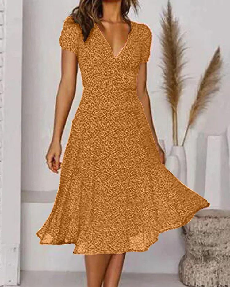 Valenzora | Short-sleeved, patterned chiffon dress with V-neck