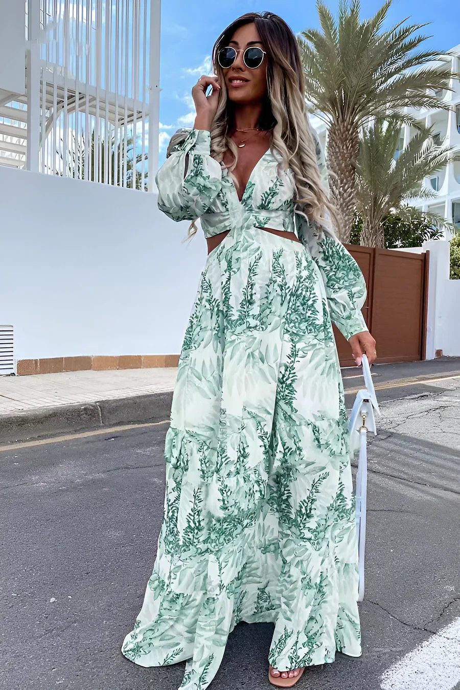 Valenzora | Elegant long-sleeved V-neck dress with pattern