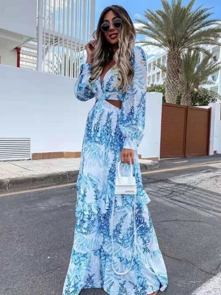 Valenzora | Elegant long-sleeved V-neck dress with pattern