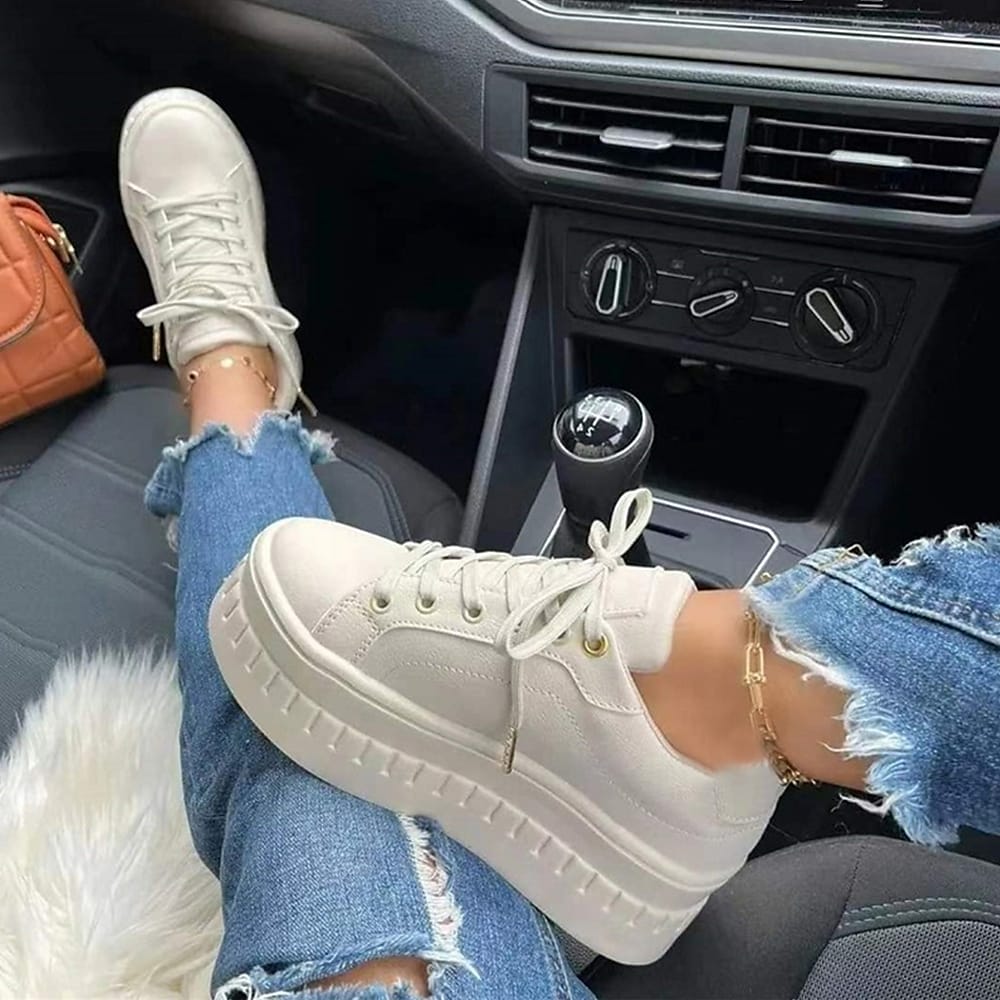 Valenzora | Comfortable lace-up shoes with thick soles for women