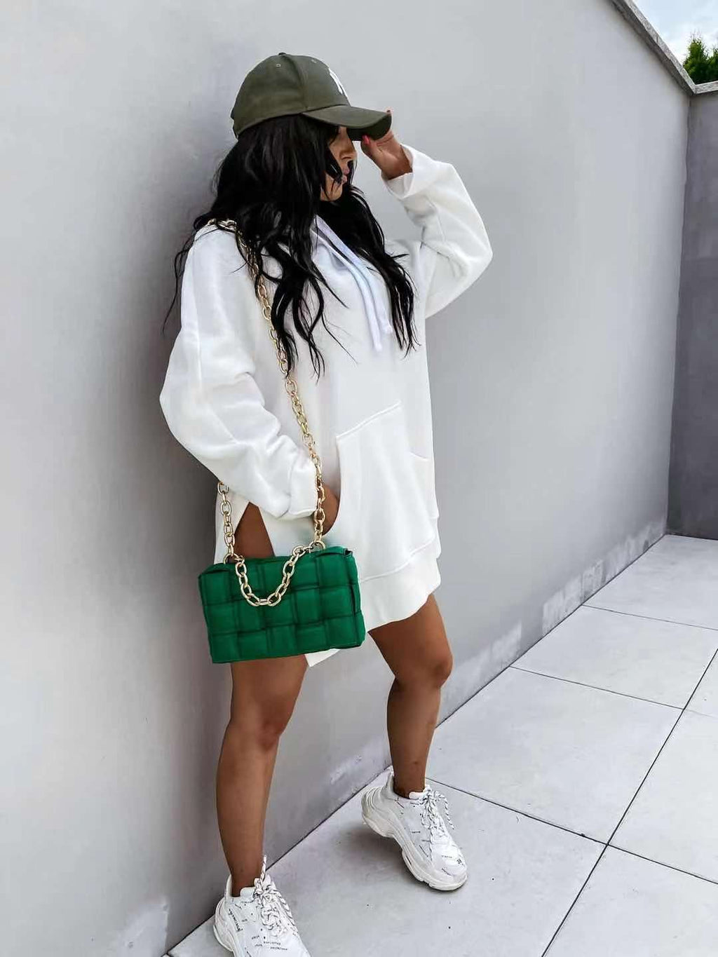 Oversized hoodie dress: Comfortable and stylish