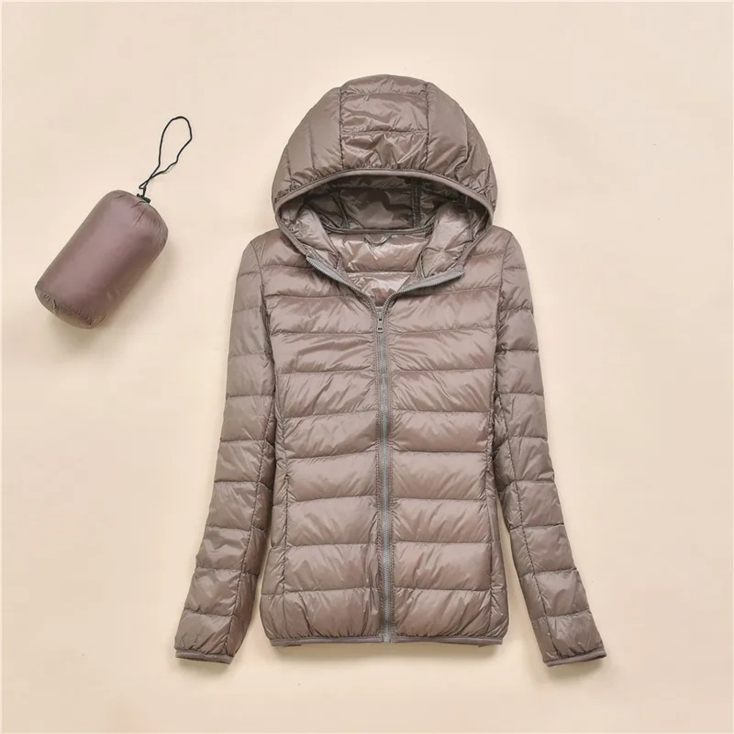 Valenzora | Leichte Damen-Daunenjacke mit Kapuze
