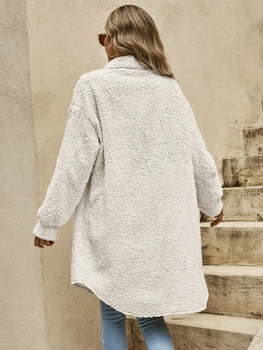 Valenzora - Women's button-up coat with eye-catching buttons