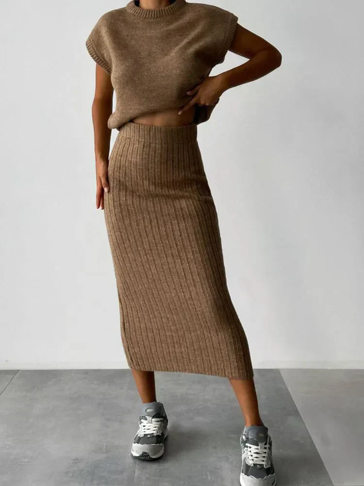Valenzora - Women's Set - Sleeveless top and long skirt, stylish and versatile