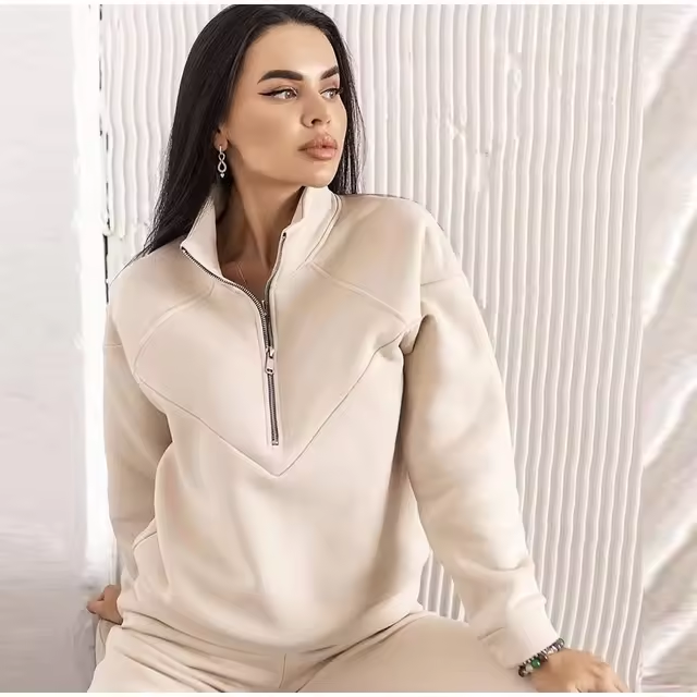 Valenzora | Comfortable tracksuit set with long sleeves and zipper