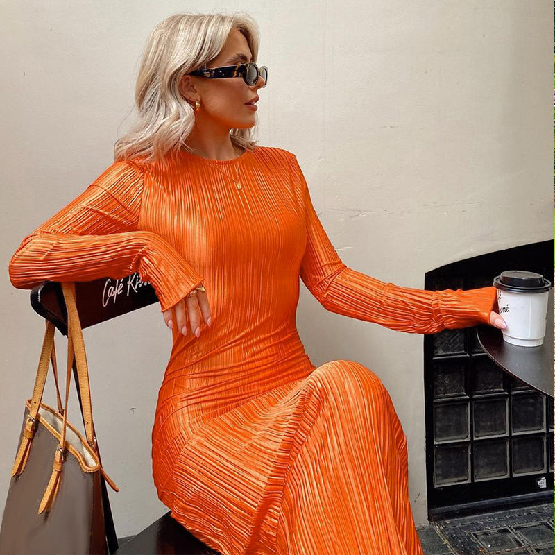 Valenzora - Fitted midi dress with long sleeves for women