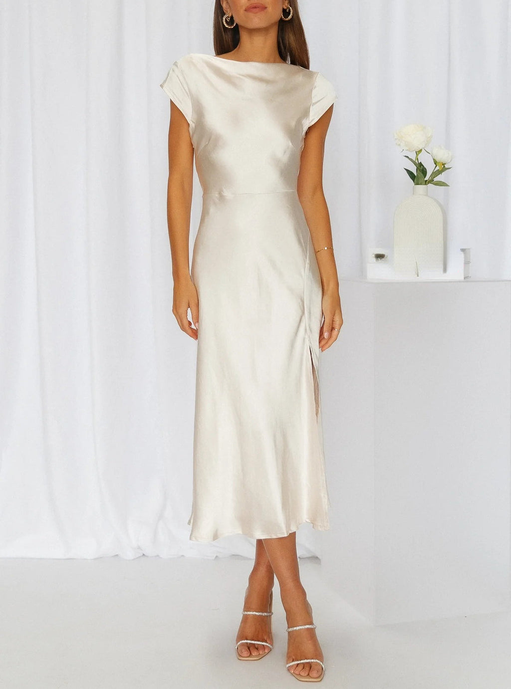 Valenzora – Elegantes Seidenkleid