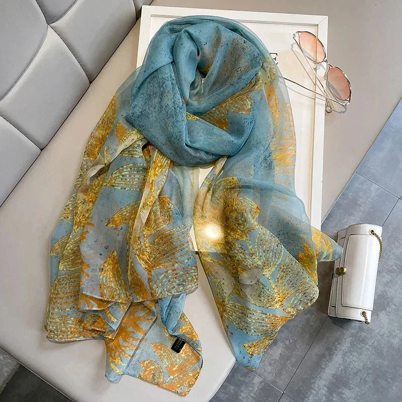 Valenzora | Silk scarf with elegant design and soft texture for cold days. Style