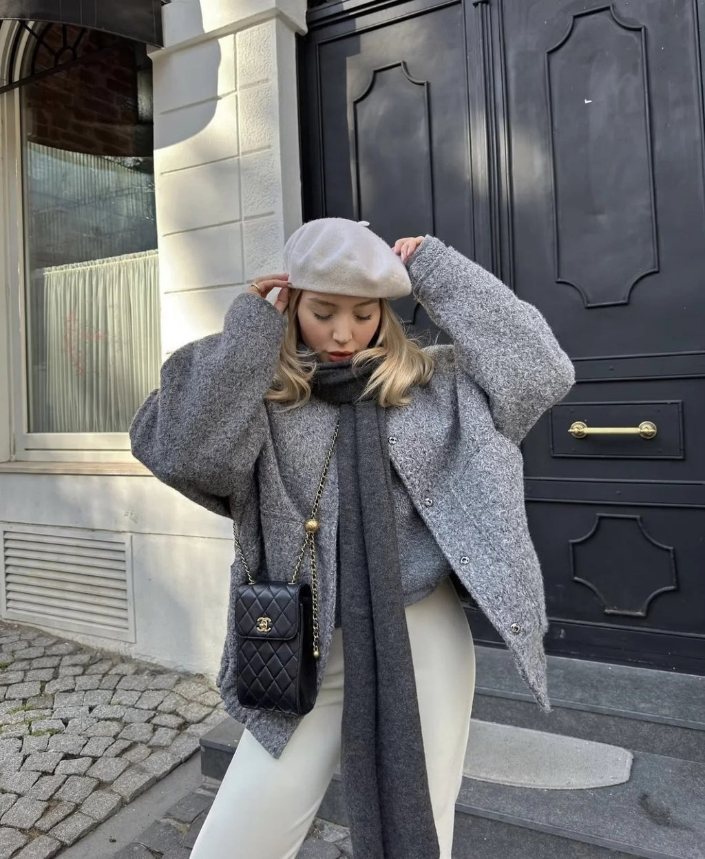 Valenzora - Oversized wool coat with round neck and buttons