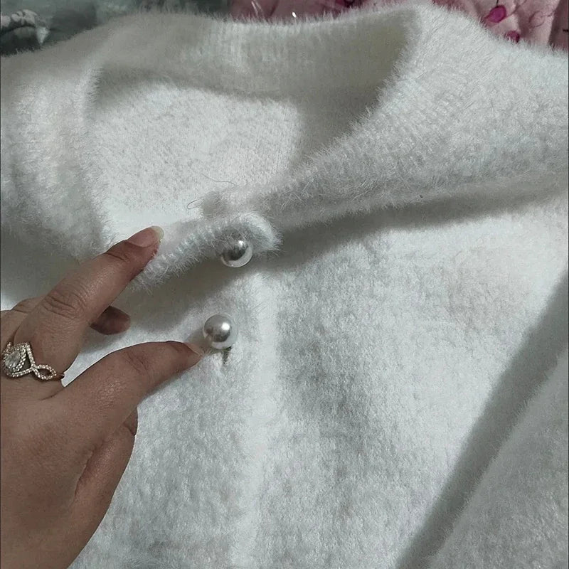 Valenzora | Weiche Strickjacke mit Perlmuttknöpfen für Damen